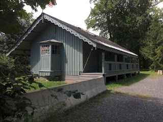 Slingerlands Train Station Freight House.jpg