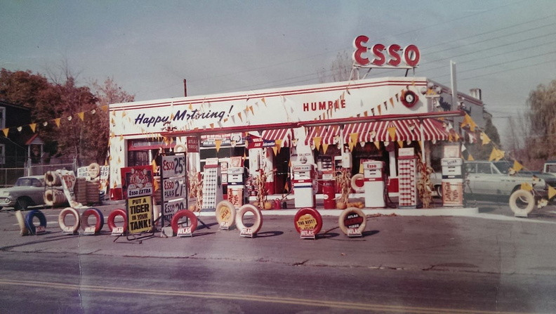 Esso Station.jpg